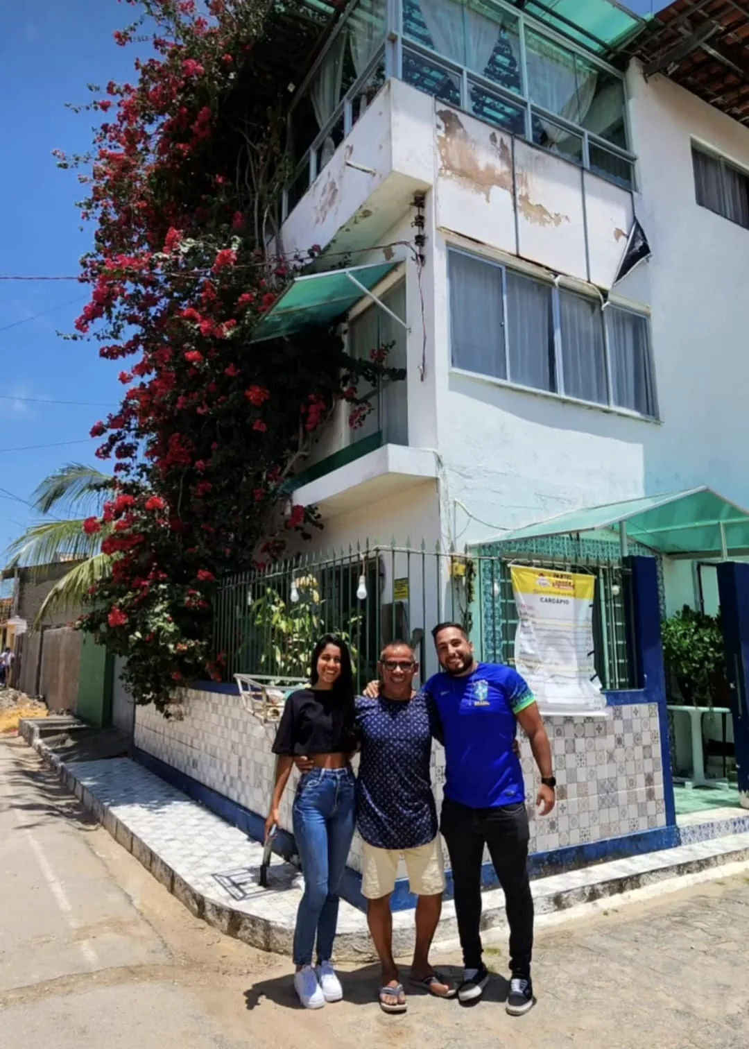 Fotografia real da Tiriri Guest House: fachada dia